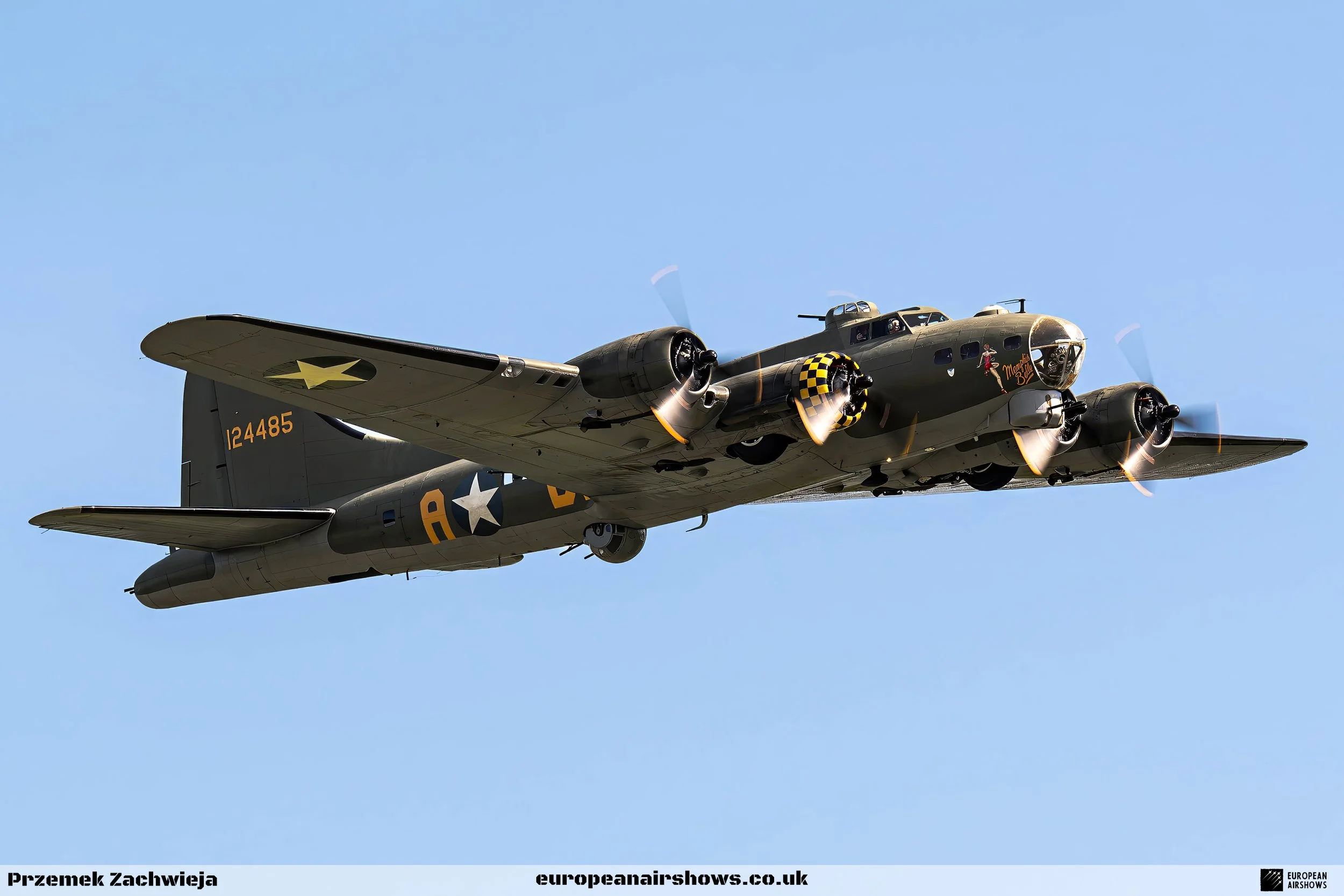 Boeing B-17G Flying Fortress G-BEDF 